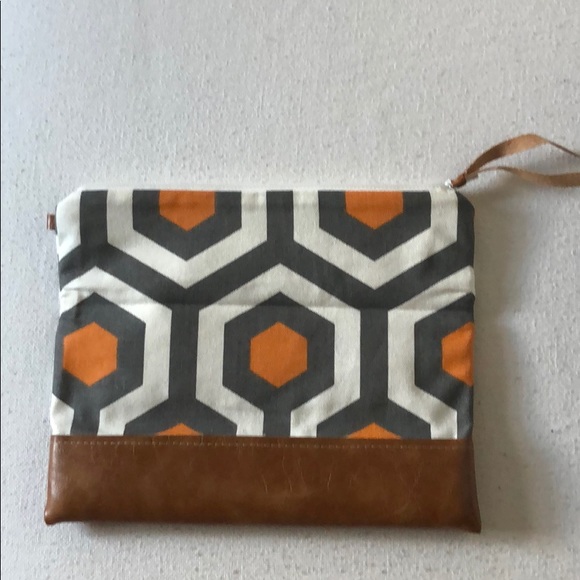 2nd Story Designs Handbags - Zippered Clutch w/ Leather Detailing